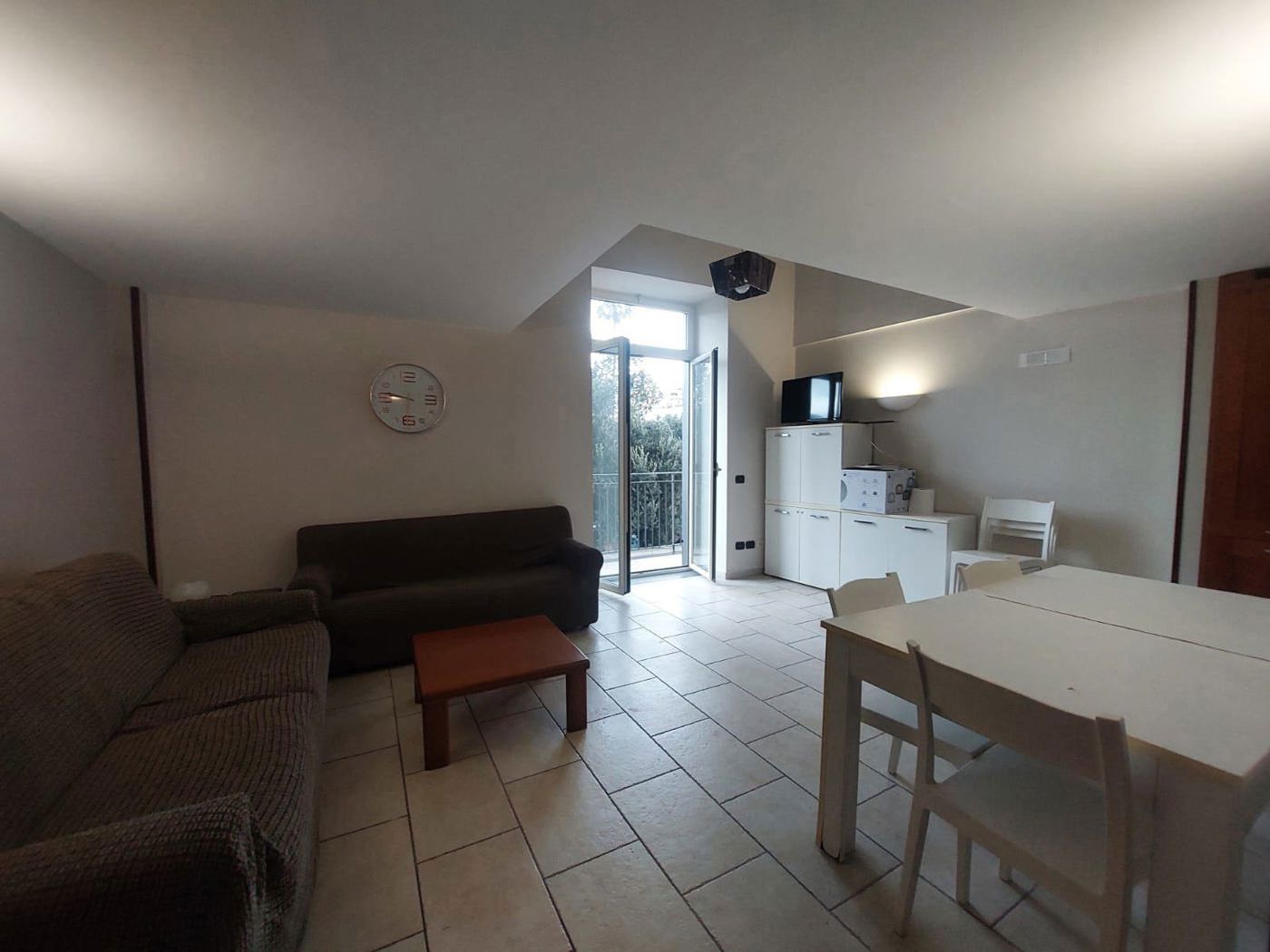 Bilocale arredato in affitto a Pozzuoli