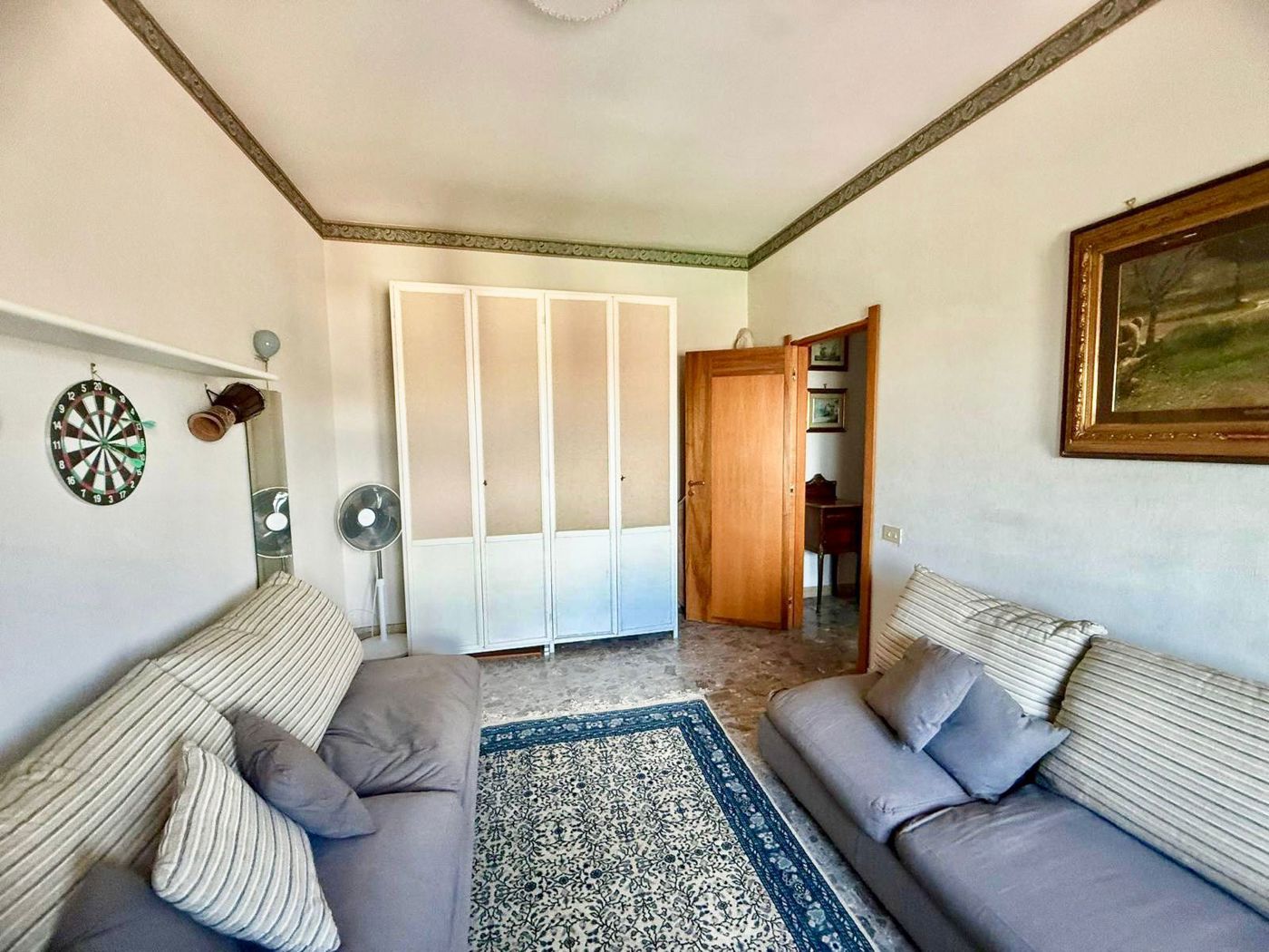 Trilocale arredato in affitto a Napoli