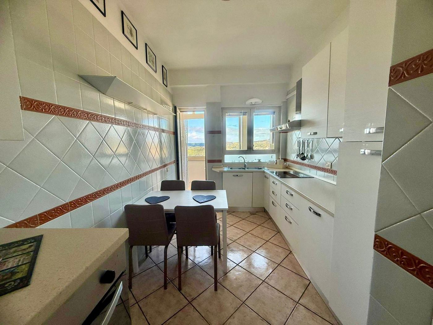 Trilocale arredato in affitto a Napoli