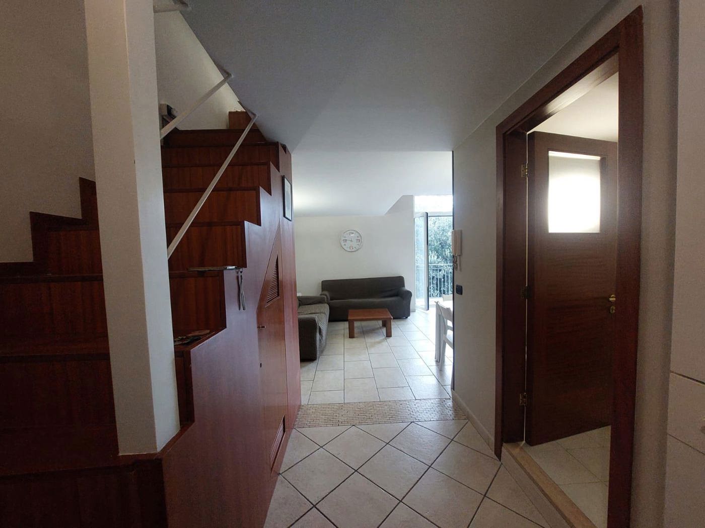 Bilocale arredato in affitto a Pozzuoli