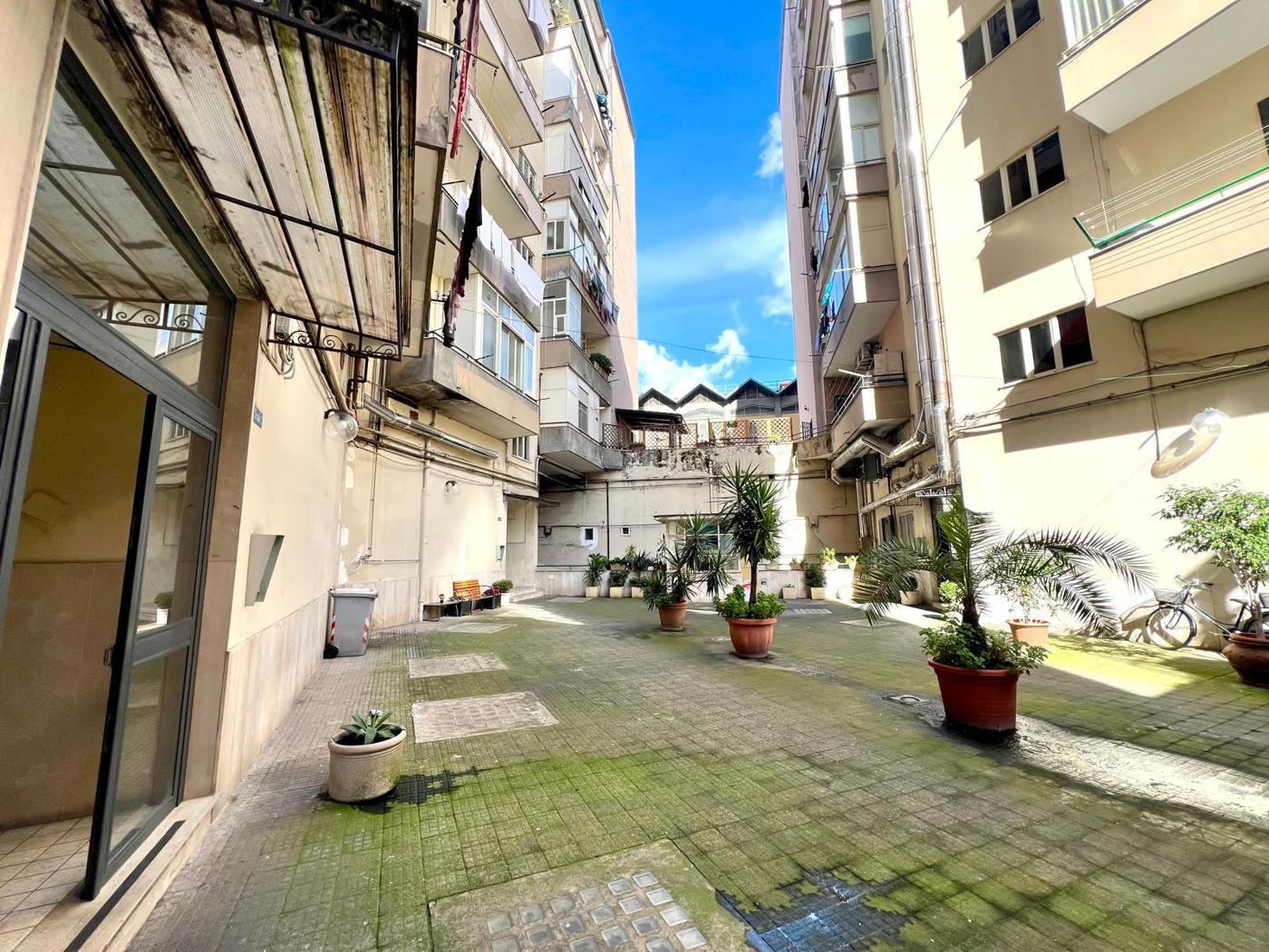 Quadrilocale in vendita a Napoli