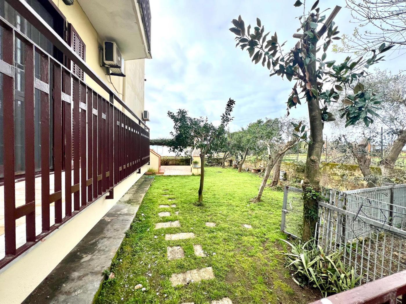 Trilocale arredato in affitto a Pozzuoli