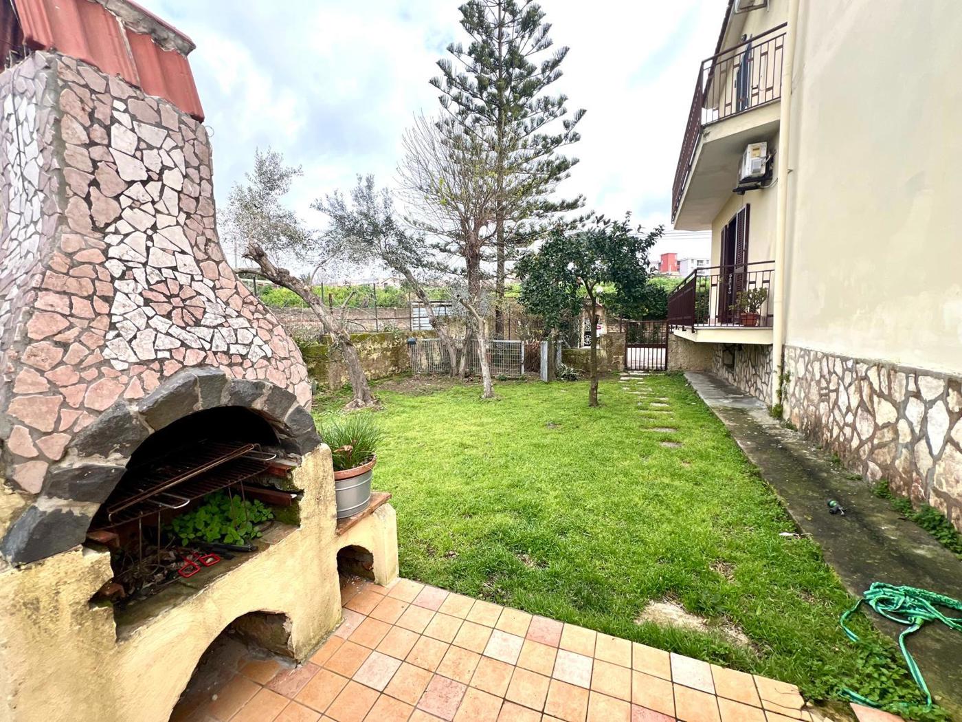 Trilocale arredato in affitto a Pozzuoli