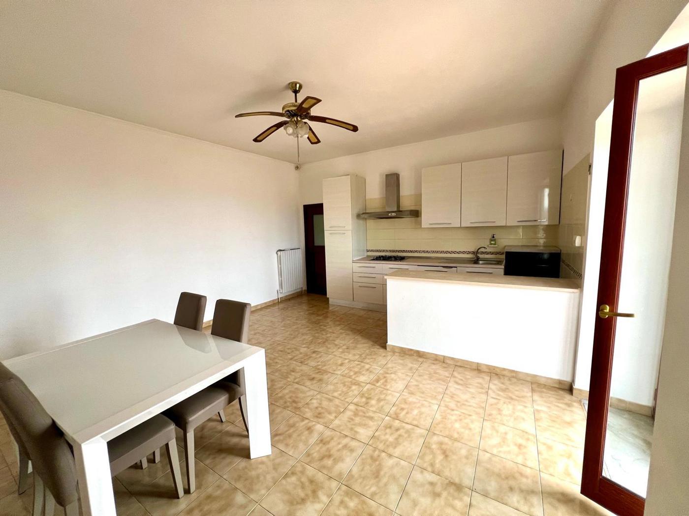 Trilocale arredato in affitto a Pozzuoli