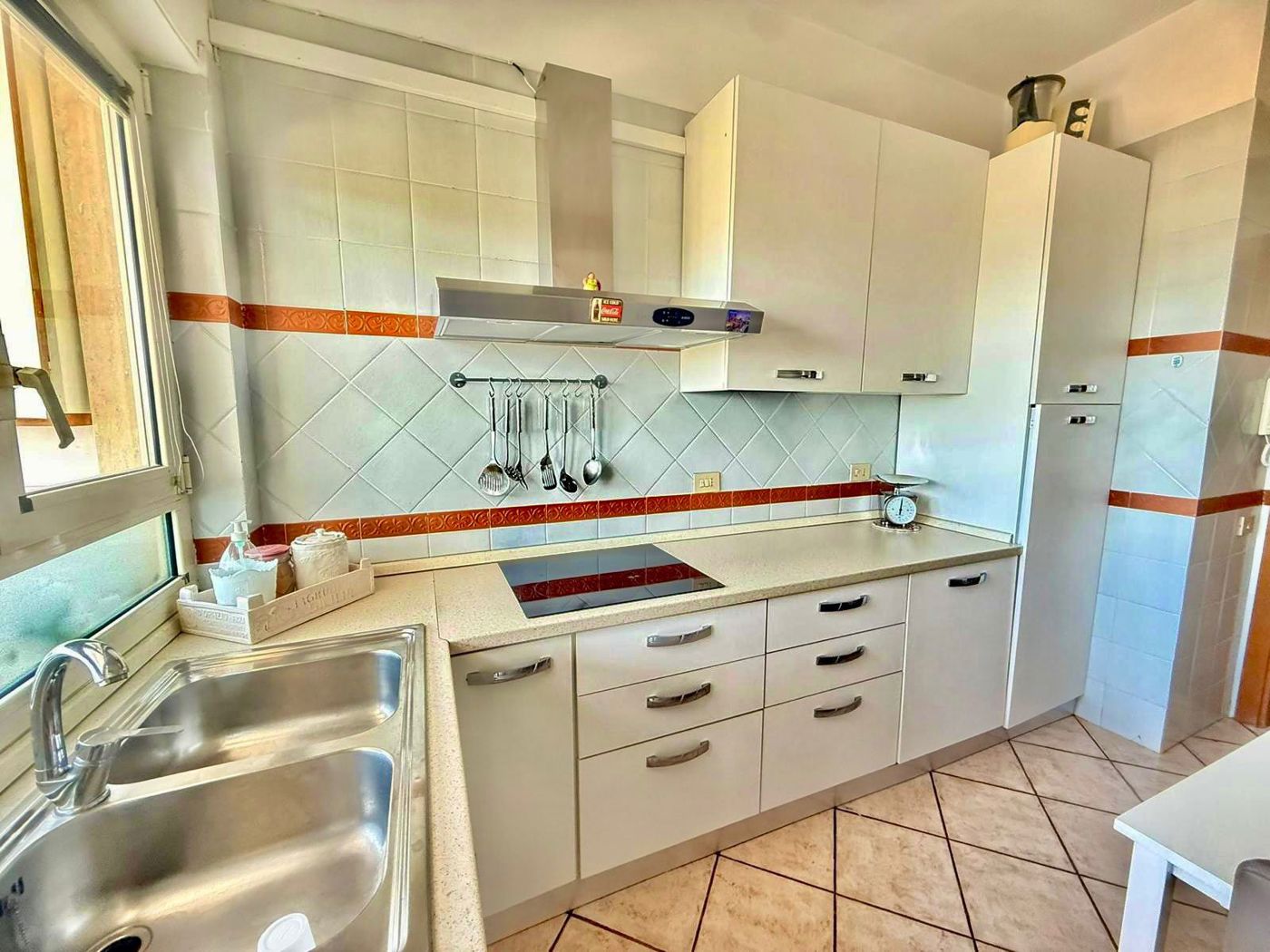 Trilocale arredato in affitto a Napoli