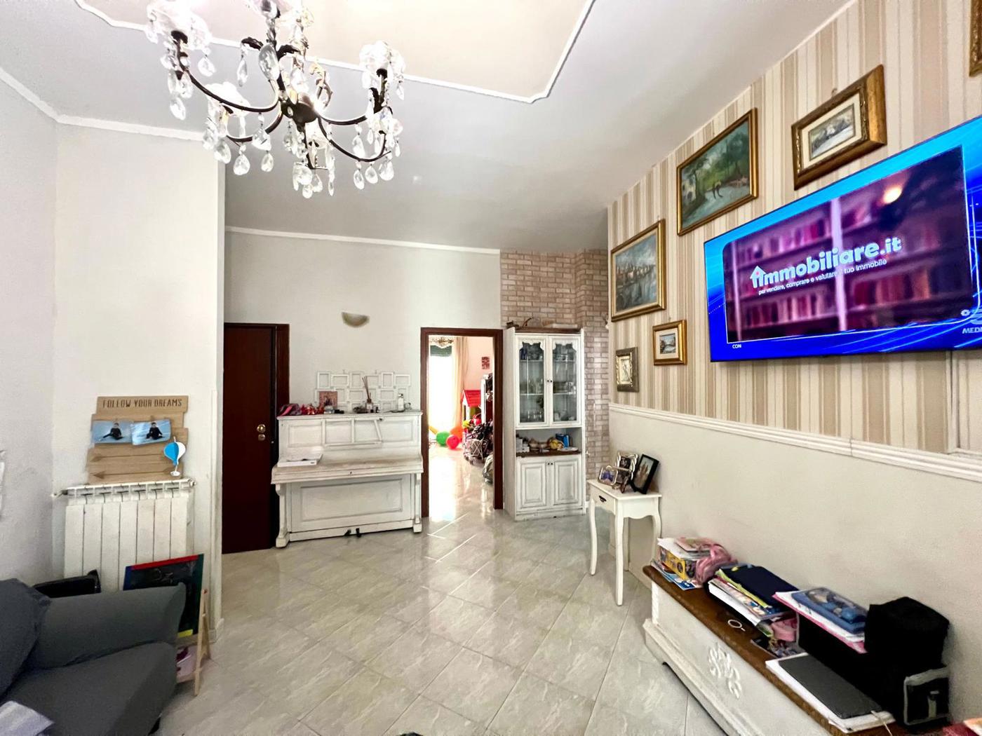 Quadrilocale in vendita a Napoli