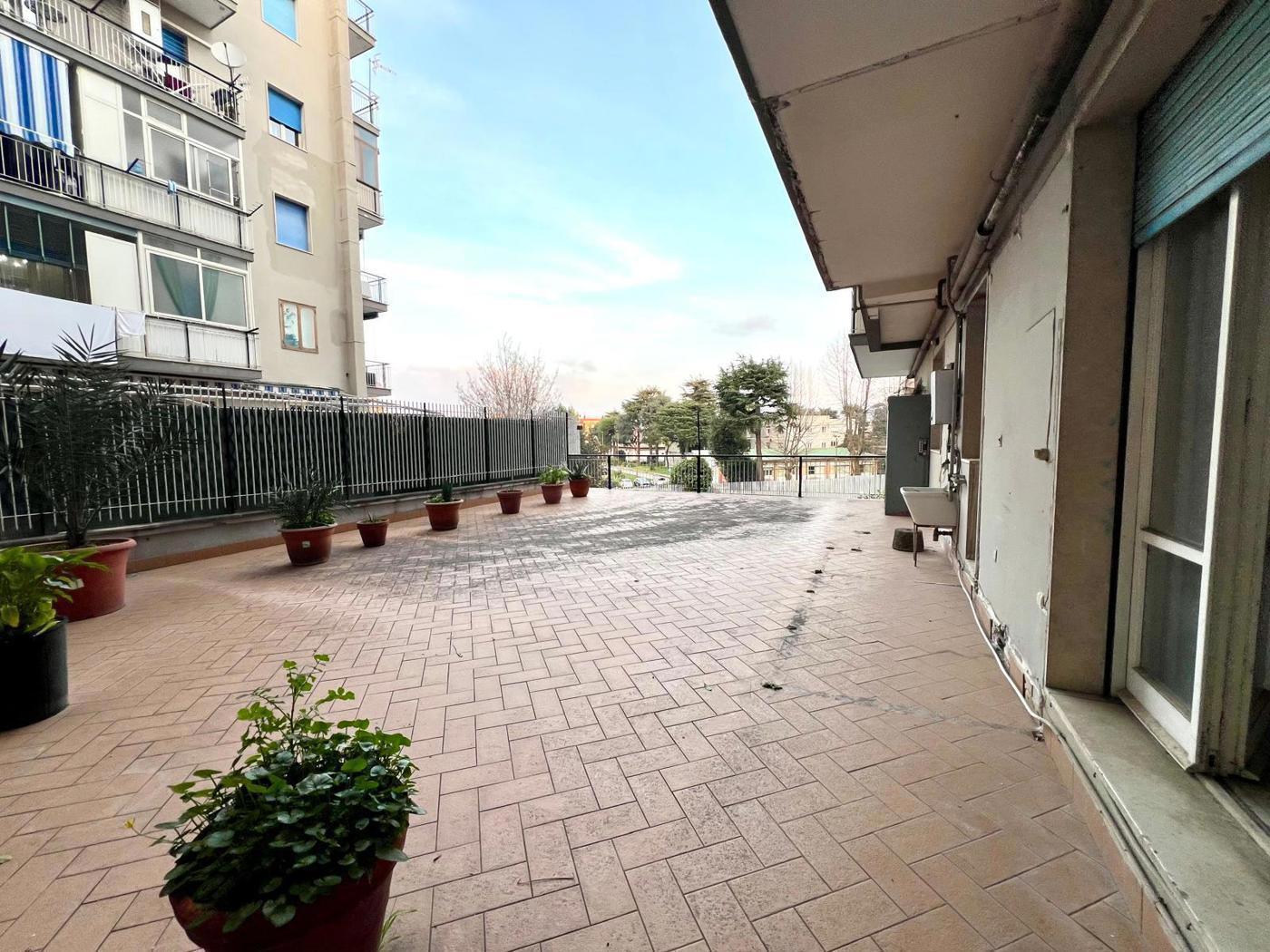 Quadrilocale da ristrutturare a Napoli