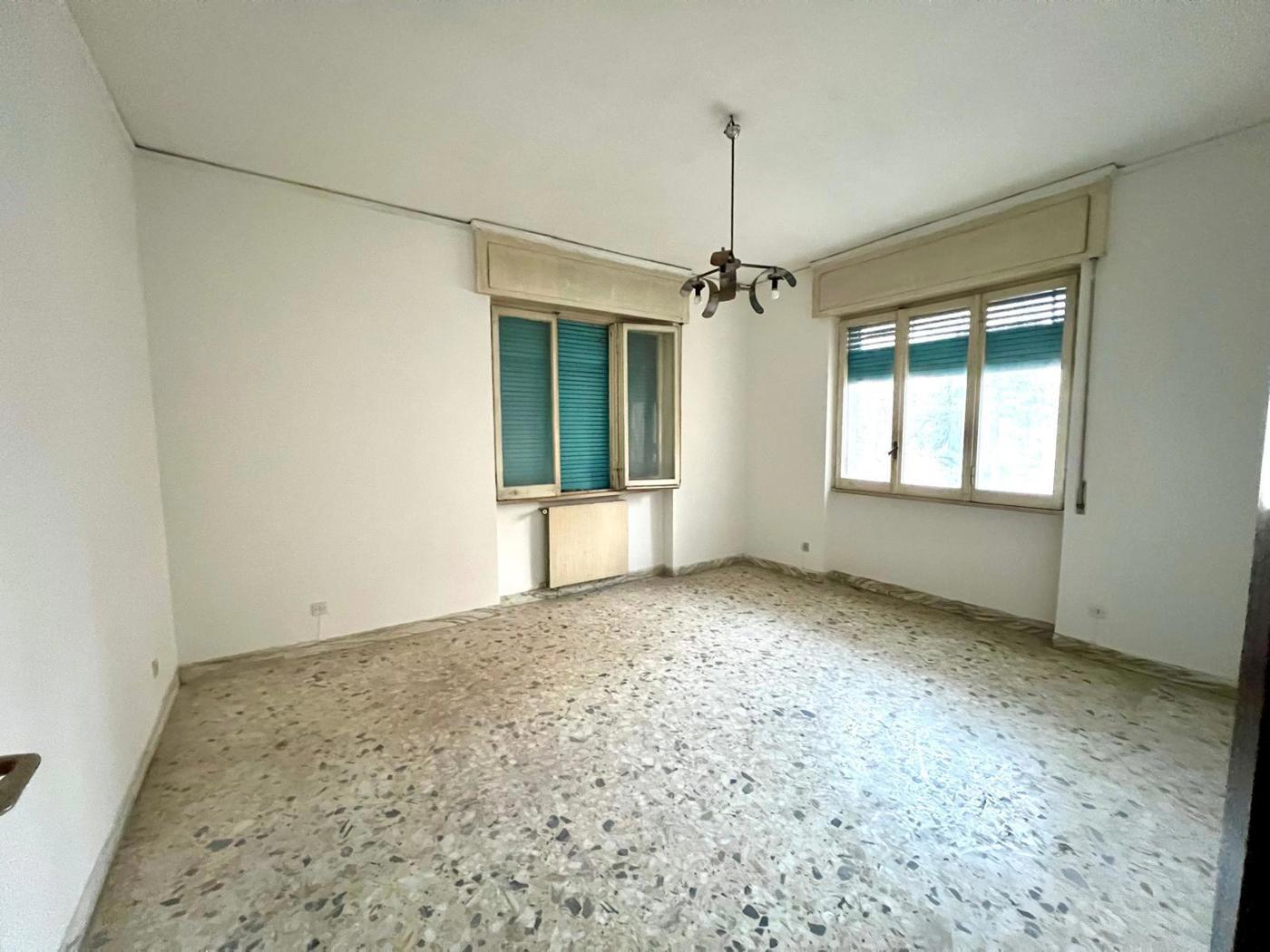 Quadrilocale da ristrutturare a Napoli