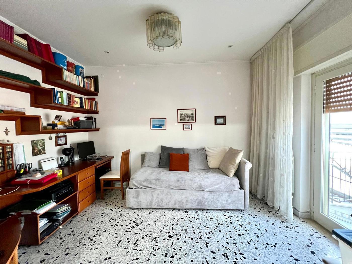 Quadrilocale in vendita a Napoli