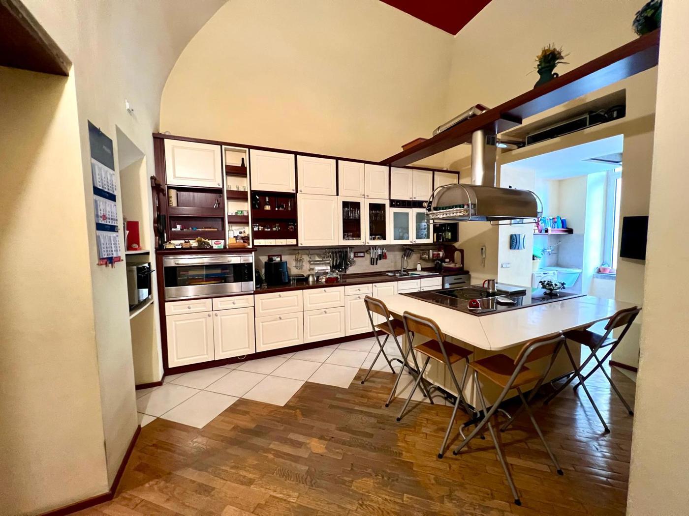 Appartamento in vendita a Napoli