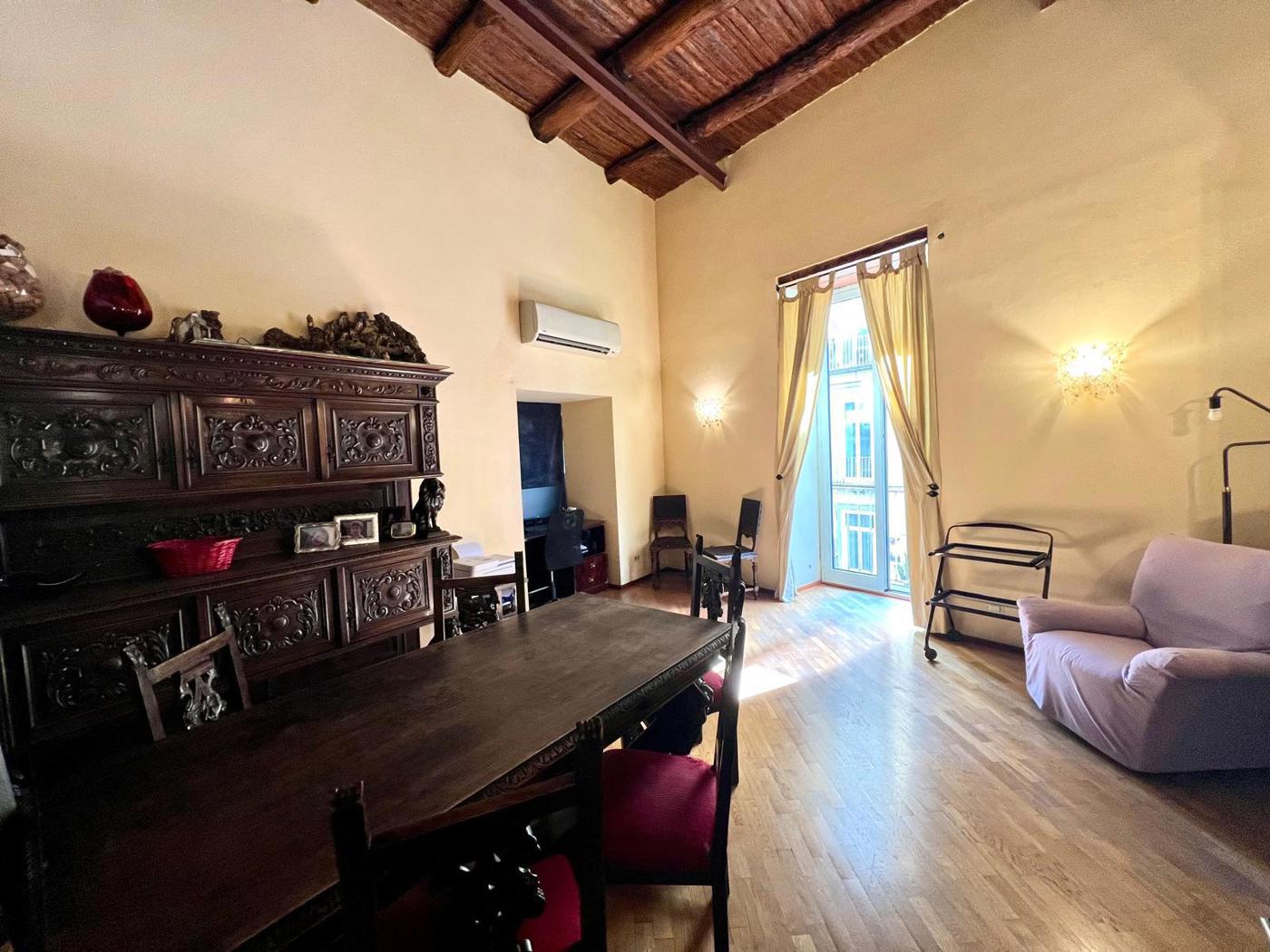 Appartamento in vendita a Napoli