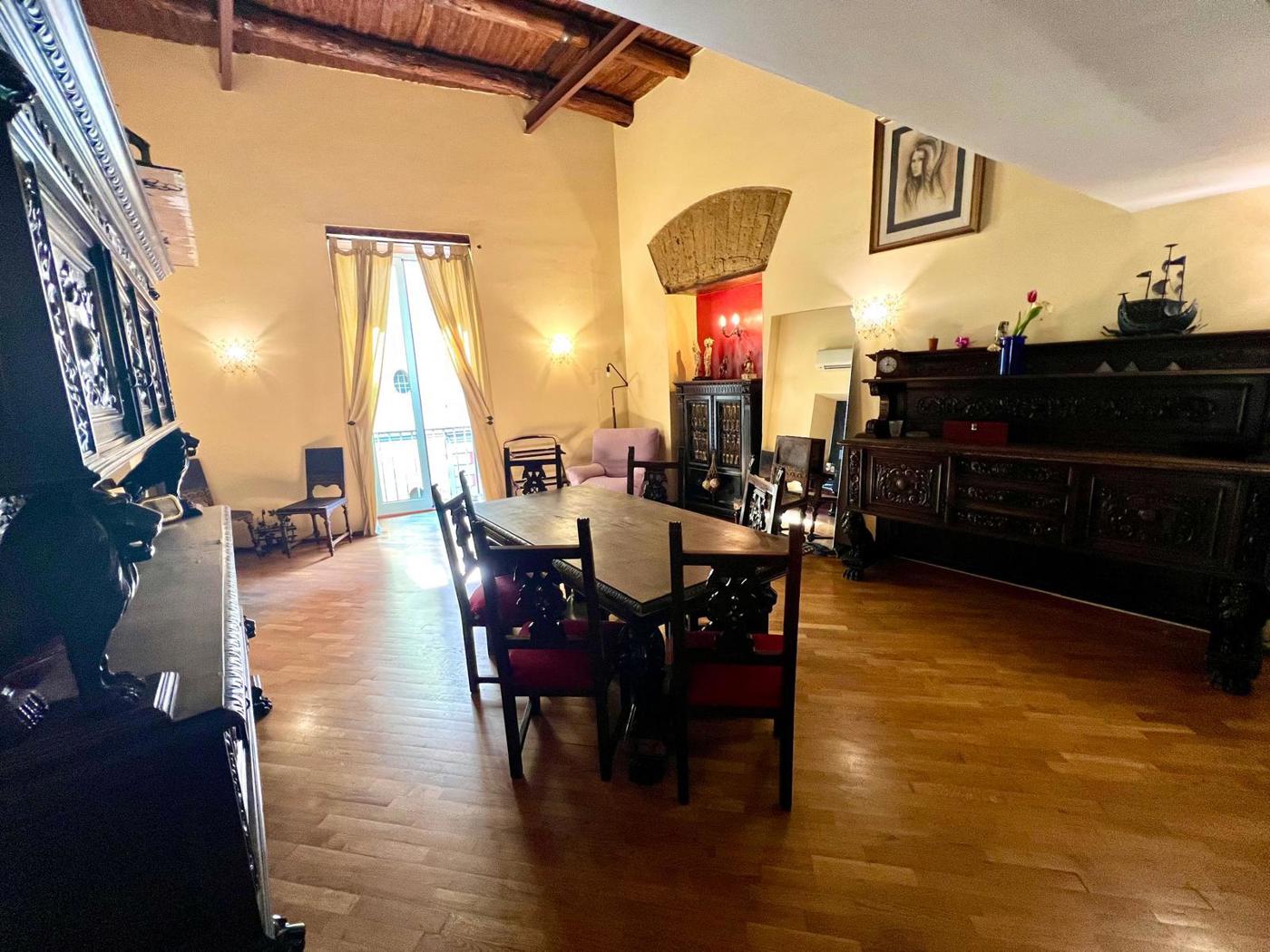 Appartamento in vendita a Napoli