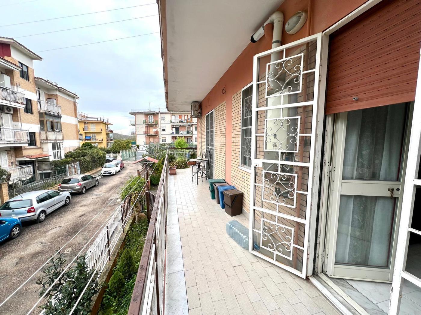 Quadrilocale arredato in affitto a Pozzuoli