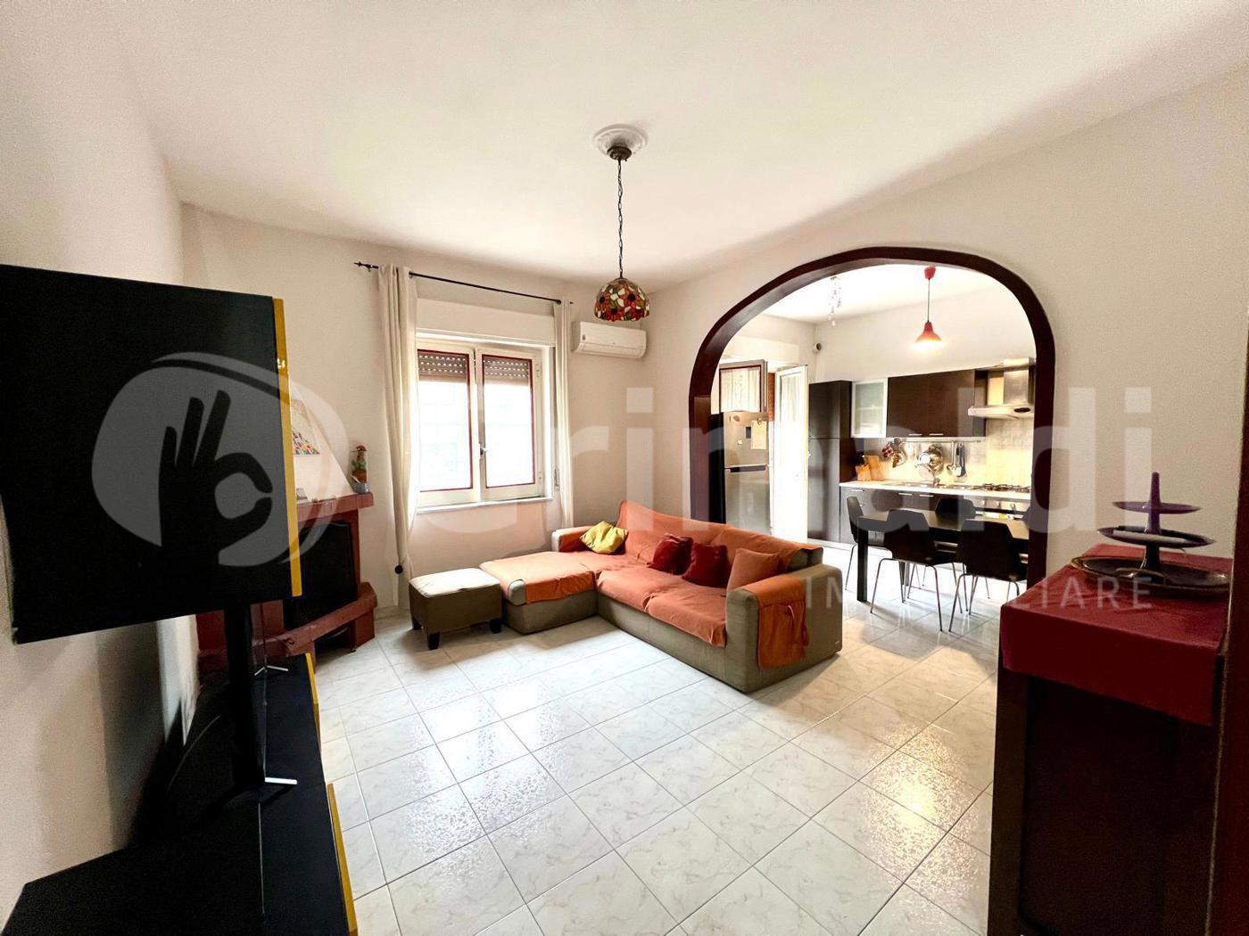 Quadrilocale arredato in affitto a Pozzuoli