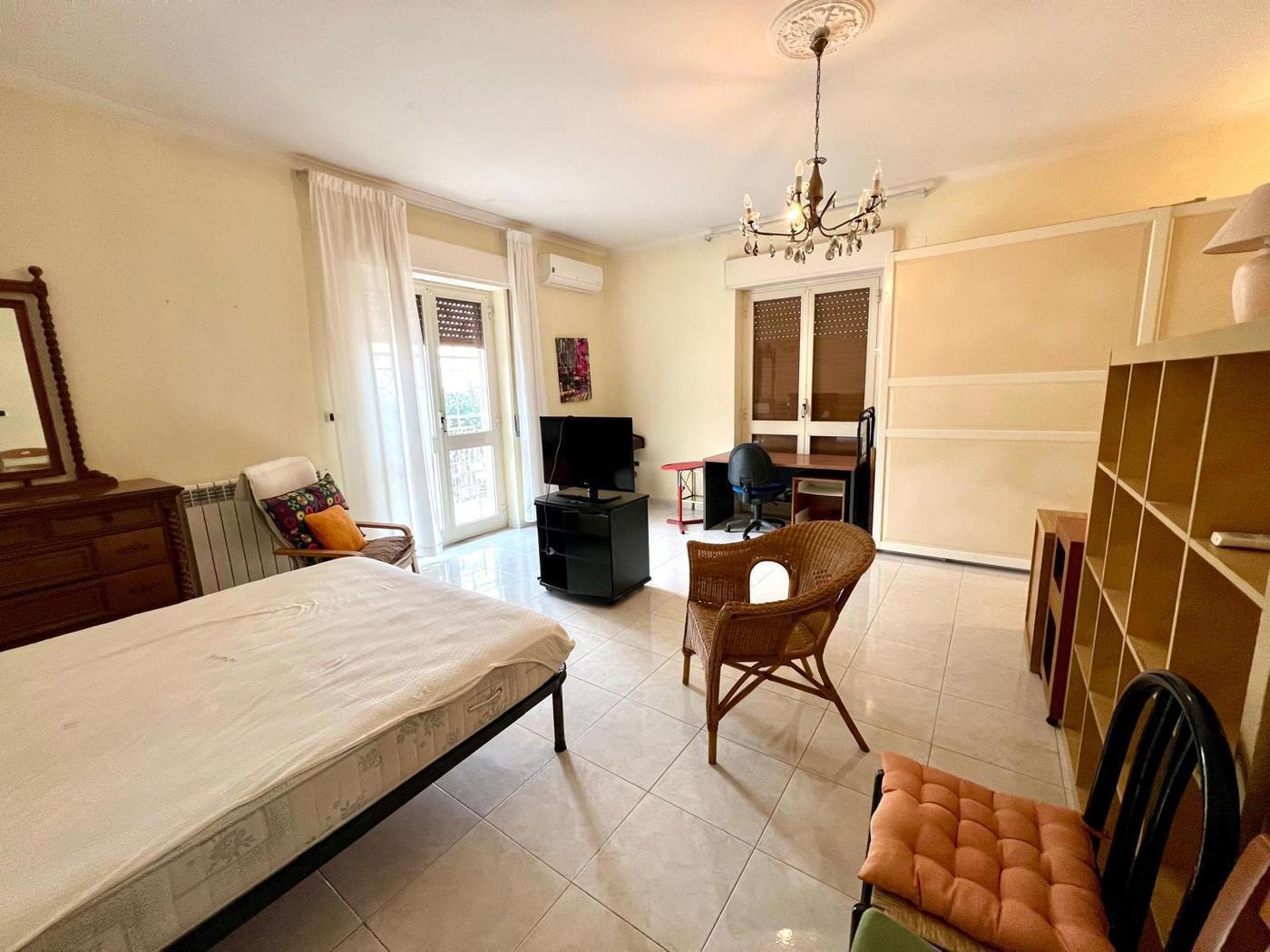 Quadrilocale arredato in affitto a Pozzuoli