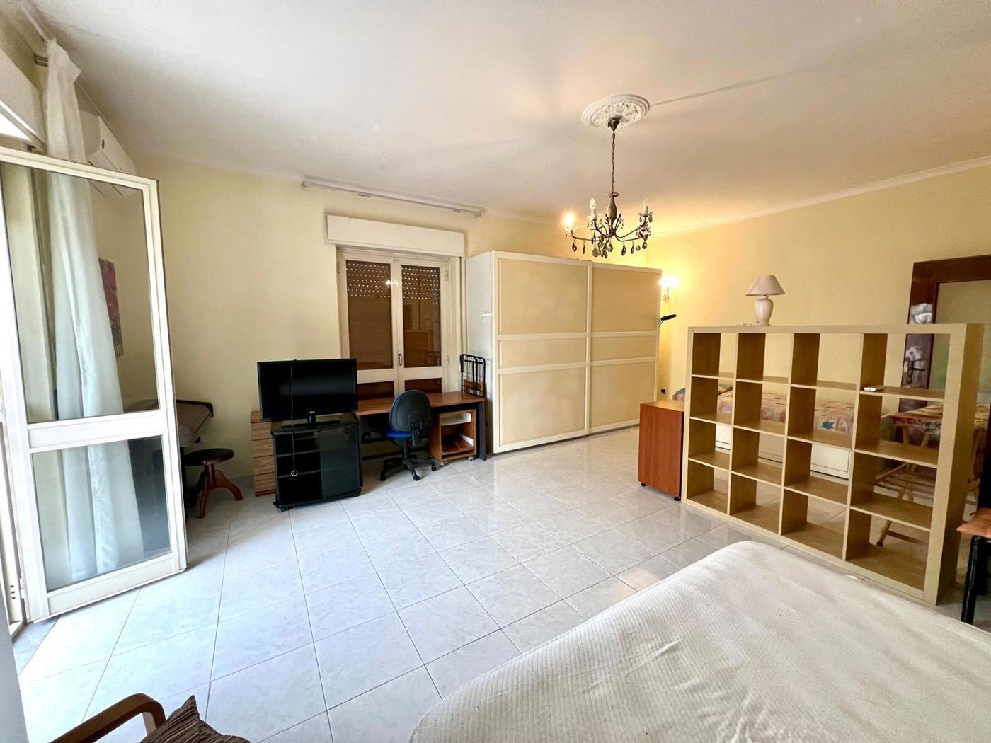 Quadrilocale arredato in affitto a Pozzuoli