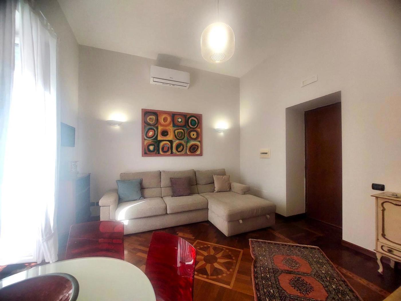 Bilocale arredato in affitto a Pozzuoli