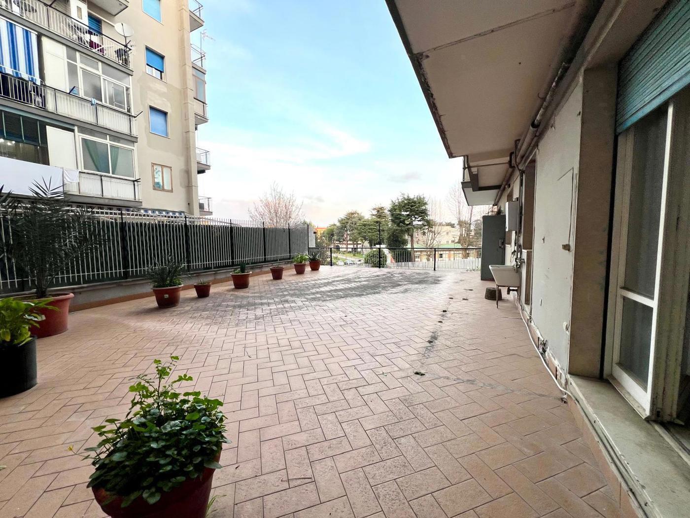 Quadrilocale da ristrutturare a Napoli