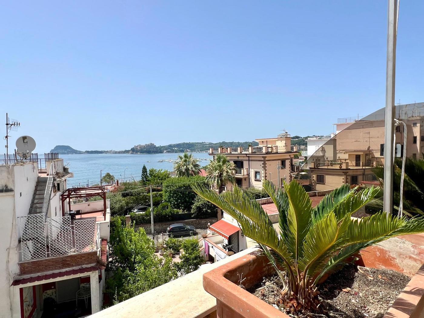 Bilocale ristrutturato a Pozzuoli