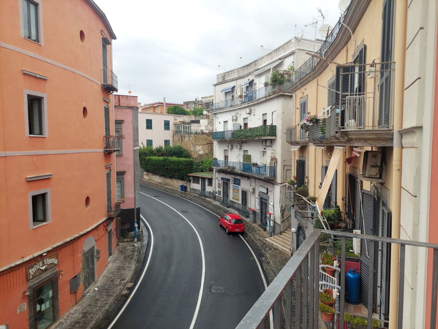 Trilocale arredato in affitto a Pozzuoli