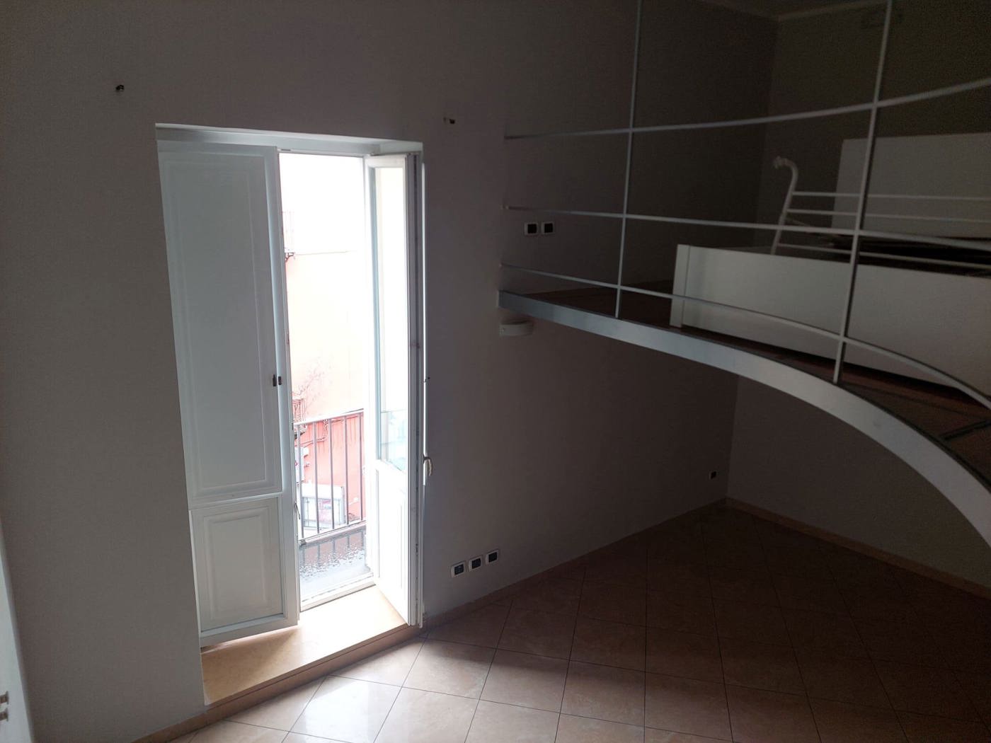 Trilocale arredato in affitto a Pozzuoli