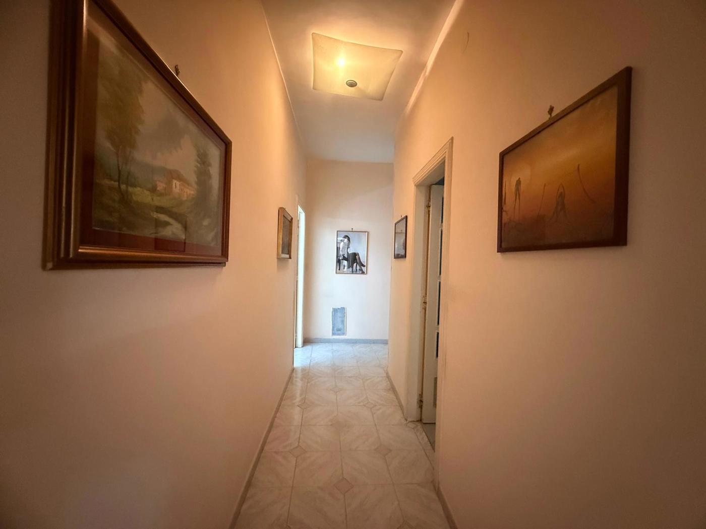 Quadrilocale da ristrutturare a Napoli