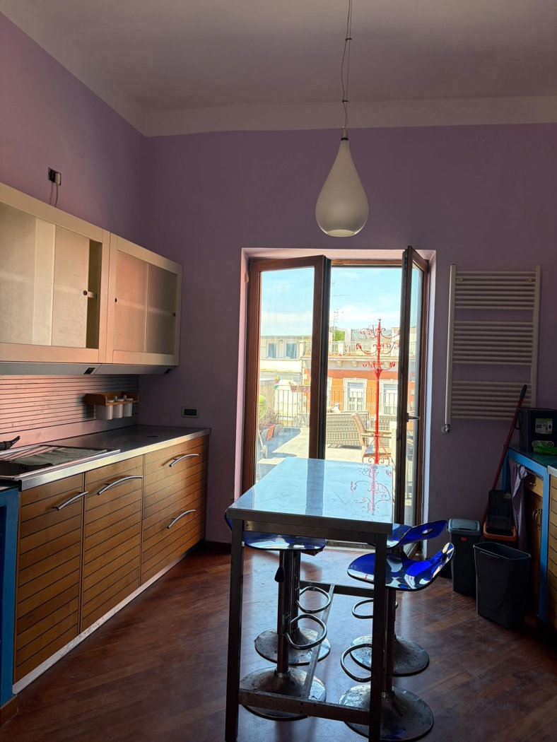 Quadrilocale arredato in affitto a Pozzuoli