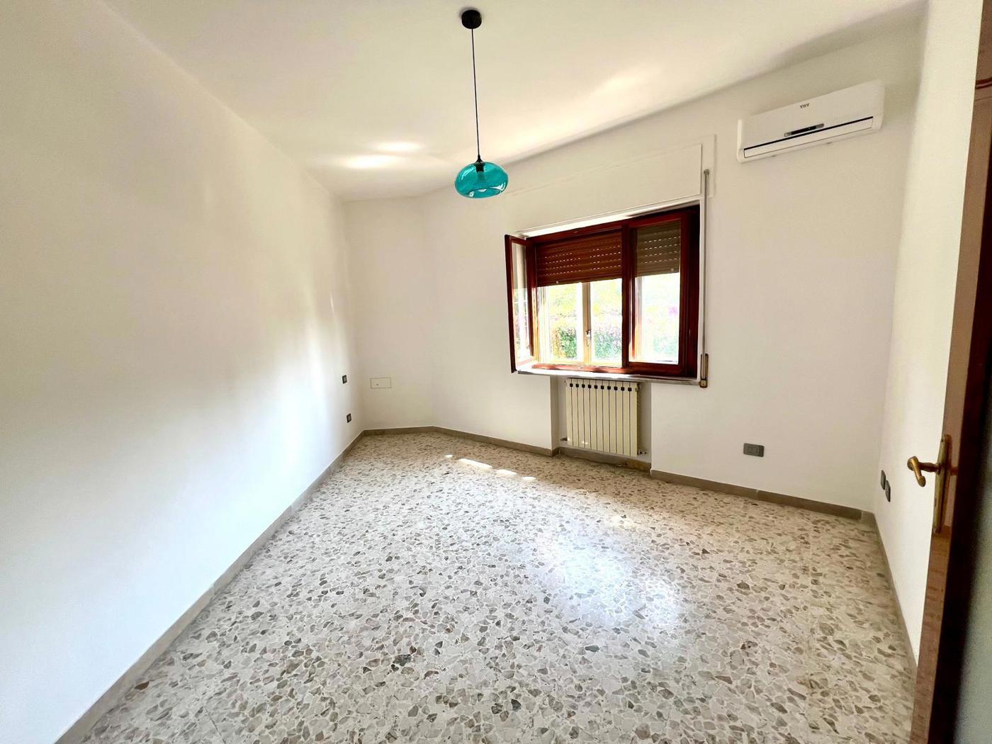 Quadrilocale in affitto a Pozzuoli