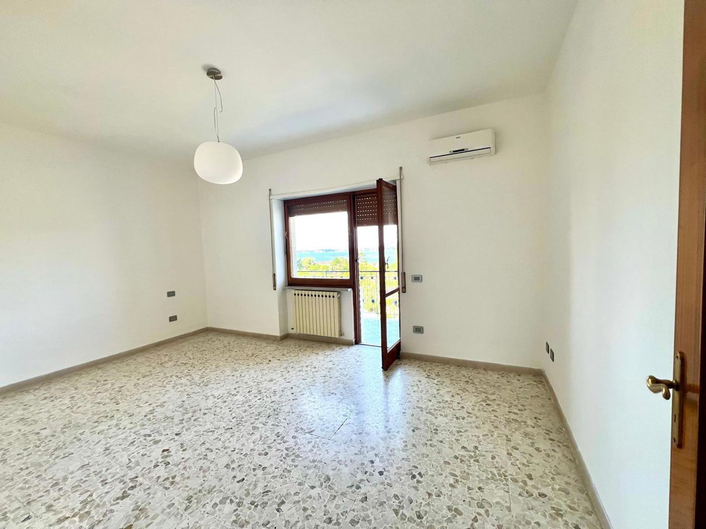 Quadrilocale in affitto a Pozzuoli