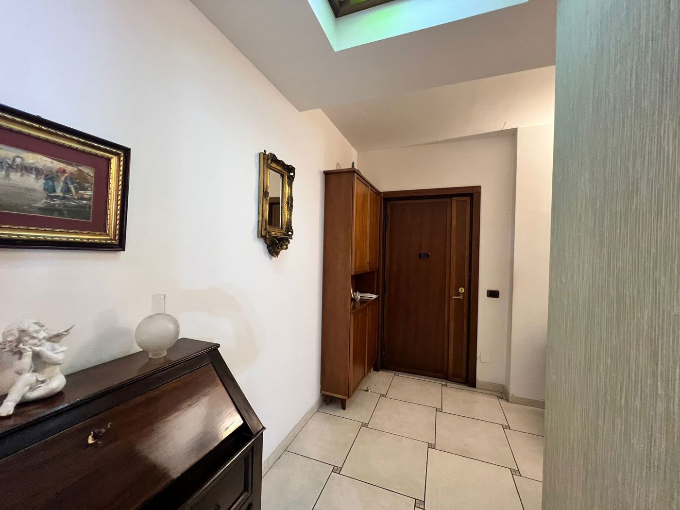 Trilocale arredato in affitto a Napoli