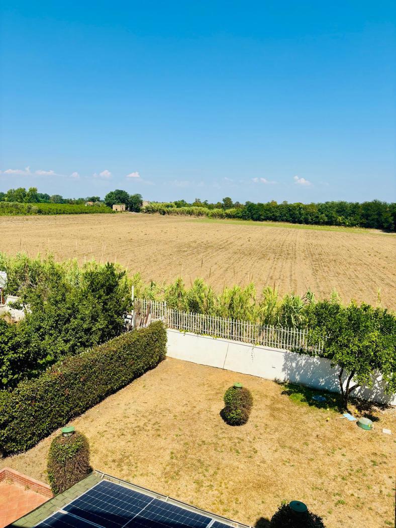 Villa arredata in affitto a Giugliano in Campania