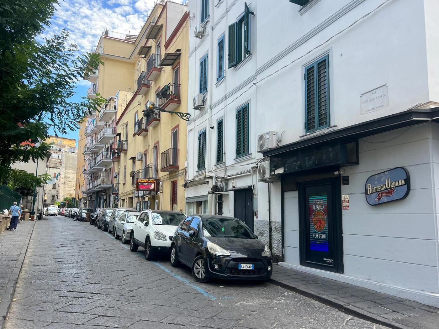 Negozio in vendita a Napoli