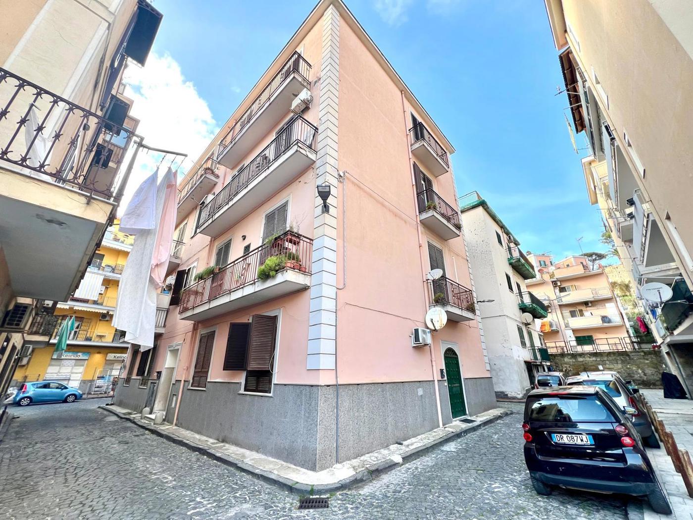 Trilocale in affitto a Pozzuoli