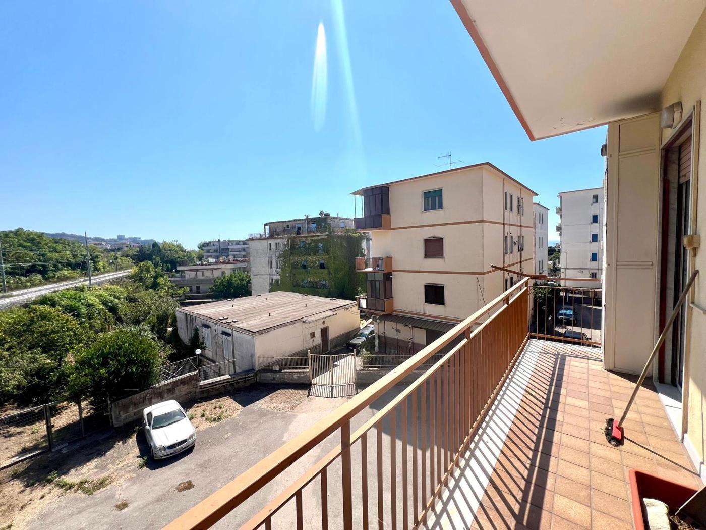 Trilocale in affitto a Pozzuoli