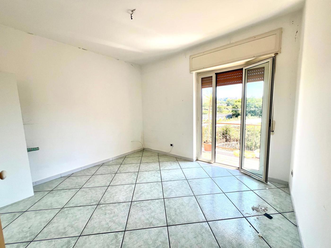 Trilocale in affitto a Pozzuoli