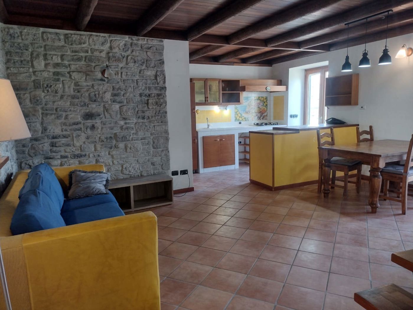 Trilocale in affitto a Pozzuoli
