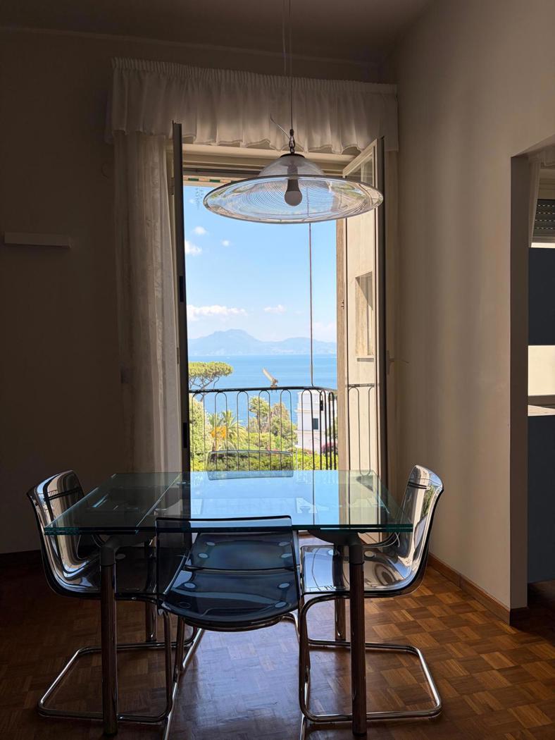 Quadrilocale in affitto a Napoli