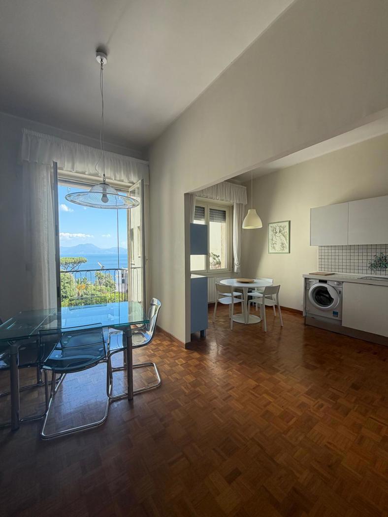 Quadrilocale in affitto a Napoli