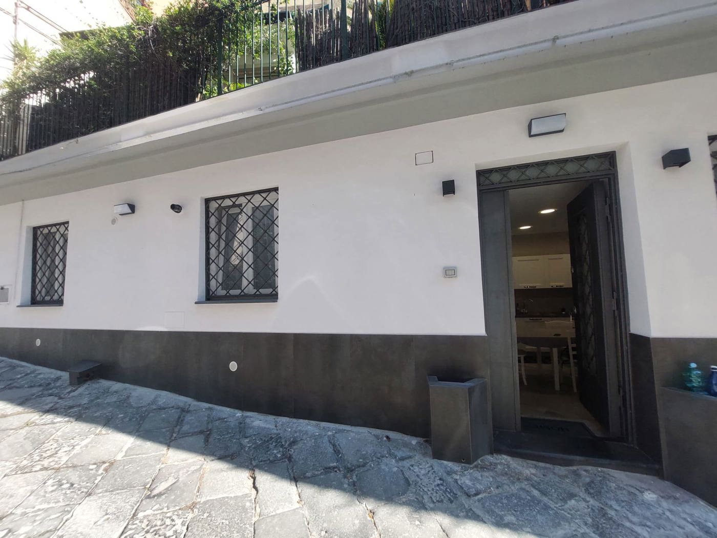 Trilocale arredato in affitto a Napoli