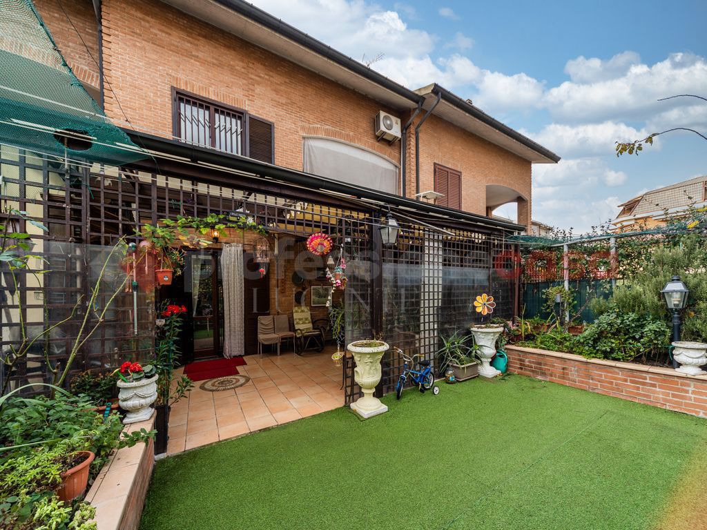 Villa con giardino a Muggi