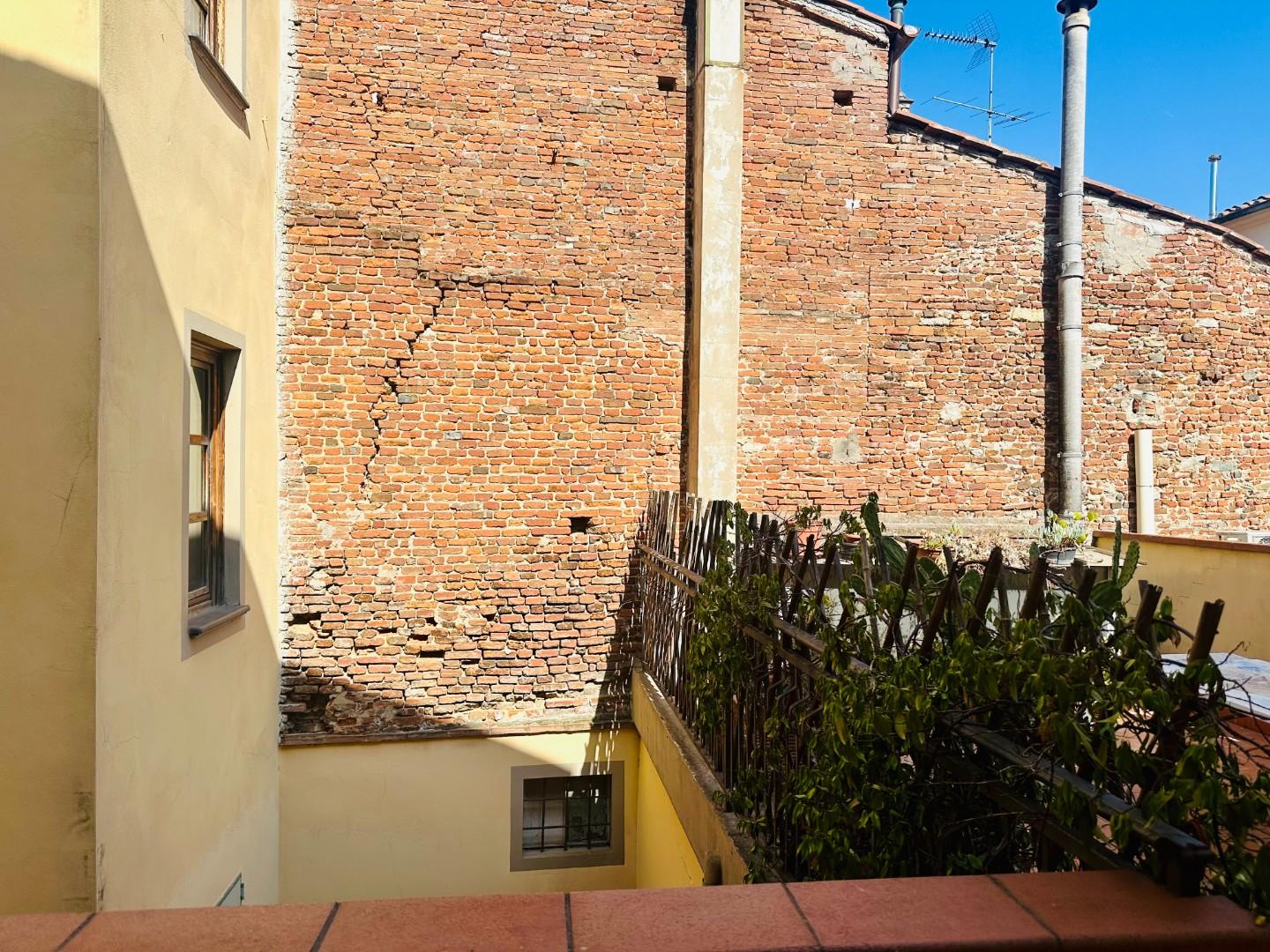 Trilocale con terrazzo a Cascina