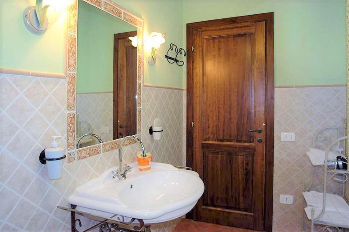 Rustico con giardino, Certaldo fiano