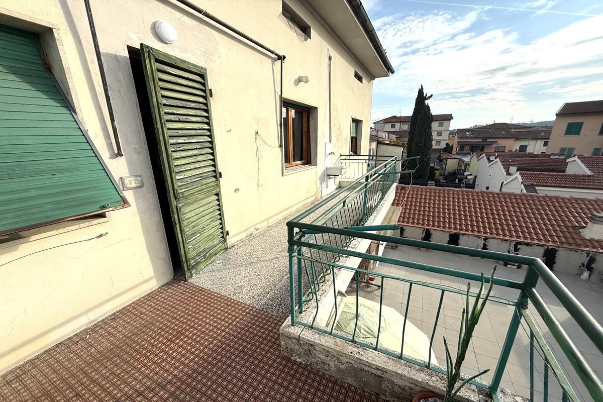 Appartamento con terrazzo a Certaldo