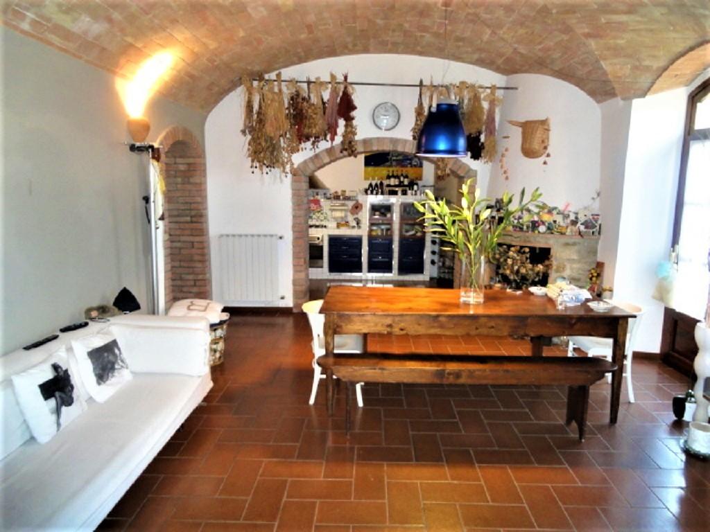 Appartamento con giardino a San Gimignano - 01