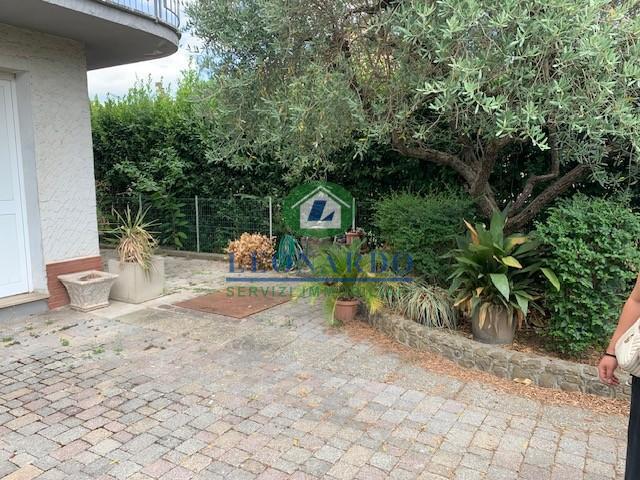 Casa indipendente con giardino, Massa e Cozzile margine coperta