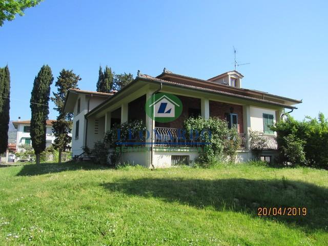 Villa con giardino, Massa e Cozzile margine coperta
