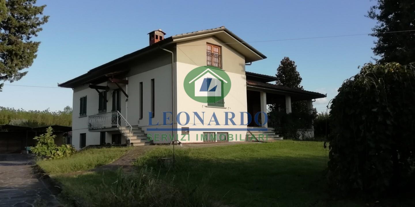 Villa con giardino, Massa e Cozzile margine coperta