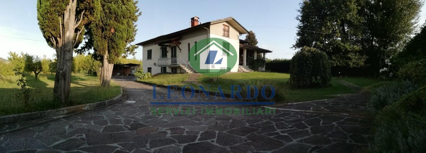 Villa con giardino, Massa e Cozzile margine coperta