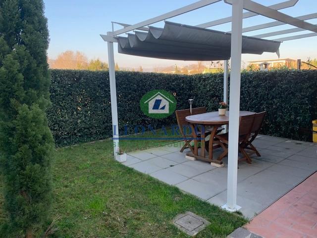 Villa con giardino a Massa e Cozzile