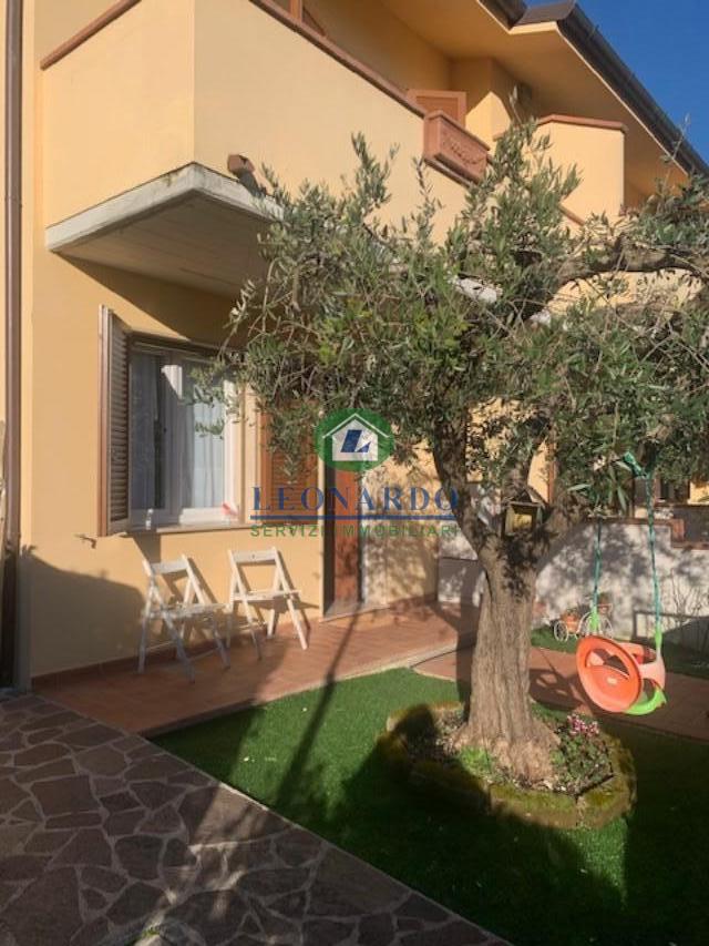 Villa con giardino a Massa e Cozzile